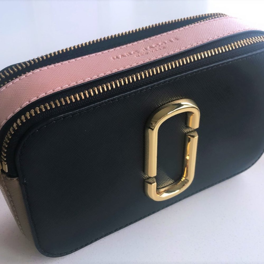 The Marc Jacobs The Snapshot Leather Crossbody Bag